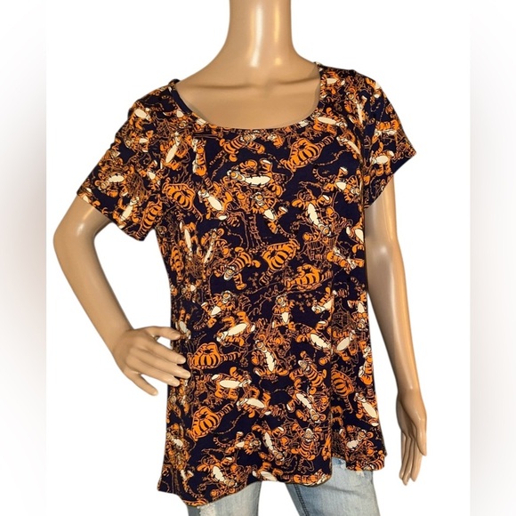 LuLaRoe Classic T Tigger Disney Print Shirt Size L NWT - Picture 2 of 6
